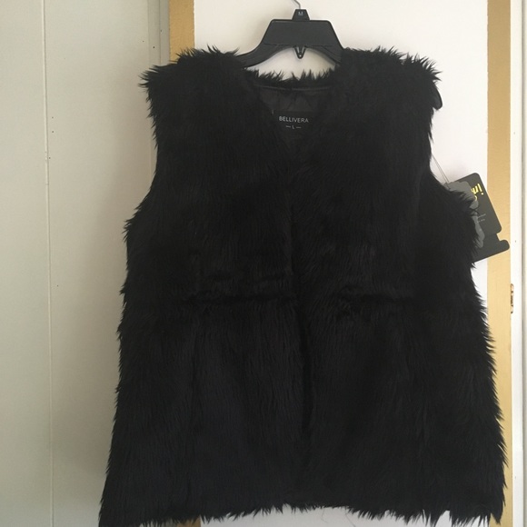 🌼5 for $25🌼Black Faux Fur Vest - Picture 3 of 5